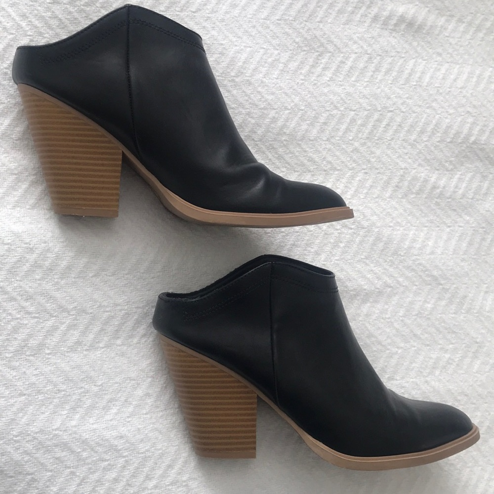 DV by Dolce Vida Black Mules